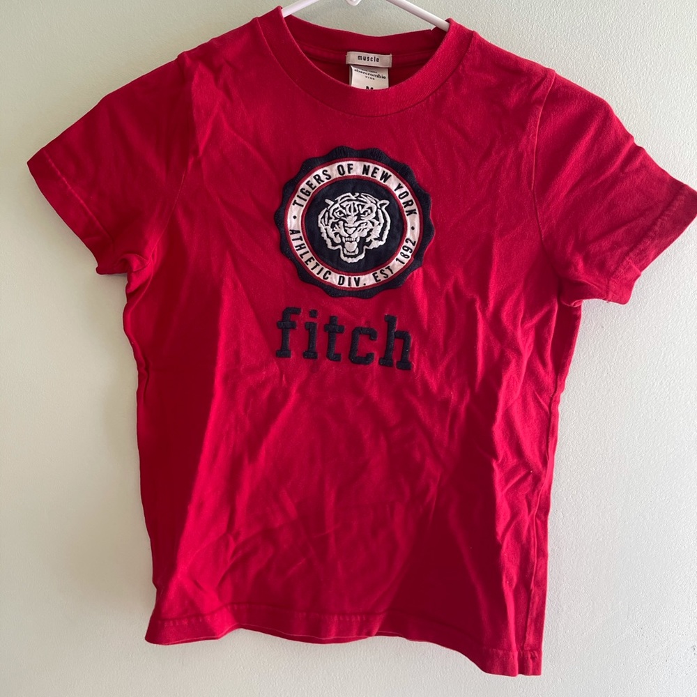 Abercrombie Classic Boys Tshirt Size M Muscle Red